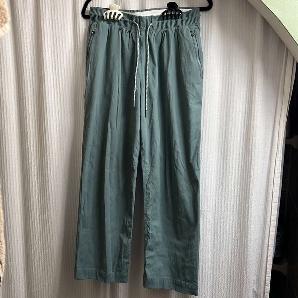 Athleta capri pants